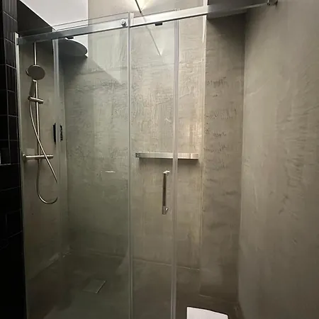 Form Space - Young Art Aparthotel