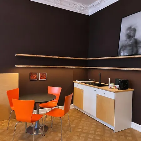Form Space - Young Art Aparthotel Warschau